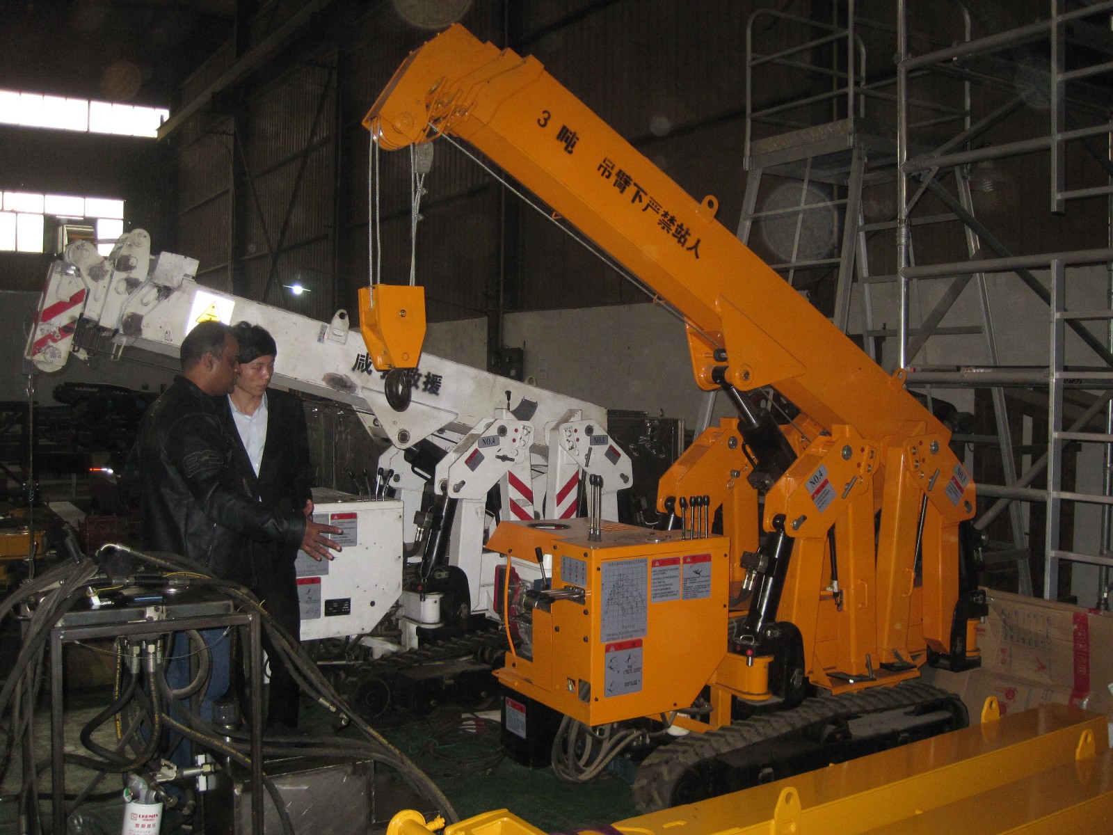 履帶式起重機圖片 履帶式起重機圖片